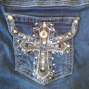 Cross rhinestone Earl jean capris size 8